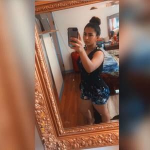 Meet your Posher, Elizabeth